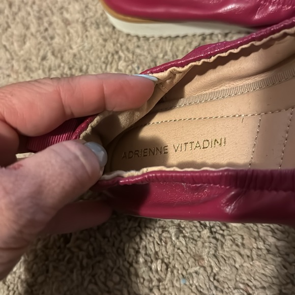 Adrienne Vittadini Lanz Flats Hot Pink sz 8 - Picture 2 of 3